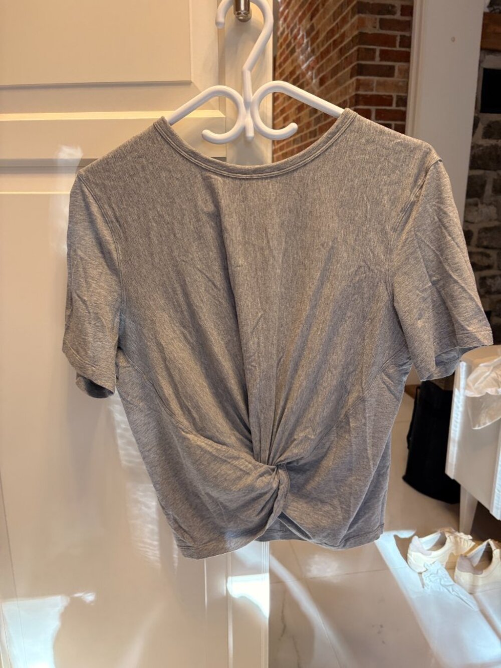 Lululemon Crescent T-Shirt, crop, Size 6, Gray color